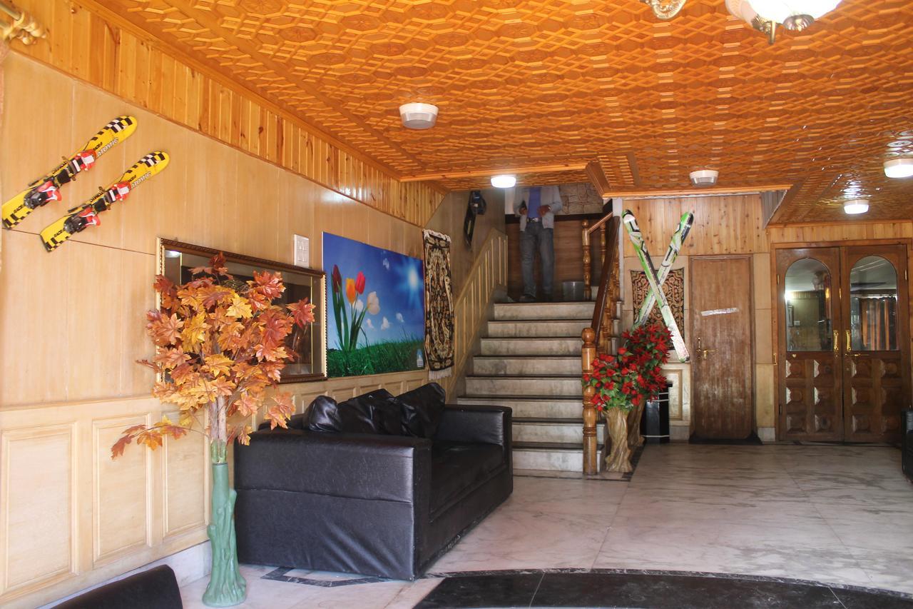 Fluorescence Hotel And Restaurant Гулмарг Екстериор снимка